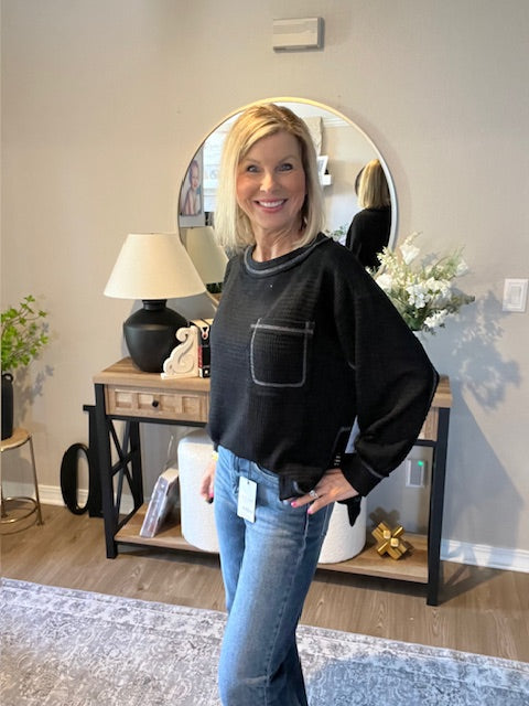 Hi-low exposed seam long sleeve top