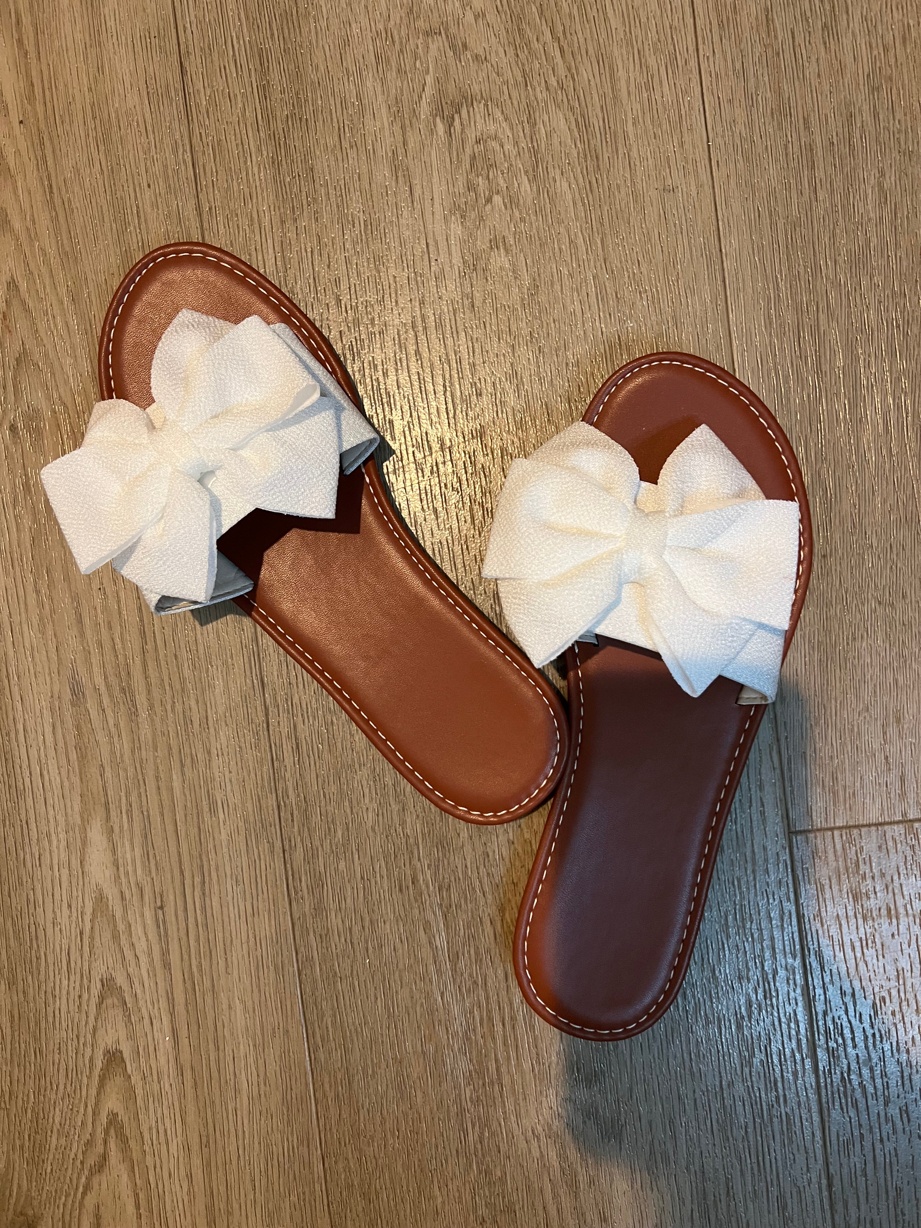 White Bow Decor Flat Sandals